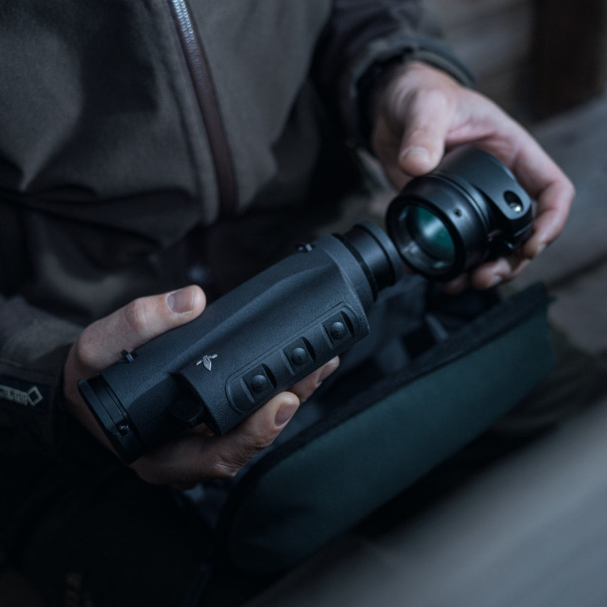 Adaptador Swarovski tMA-50 dS para monocular térmico · vista 2