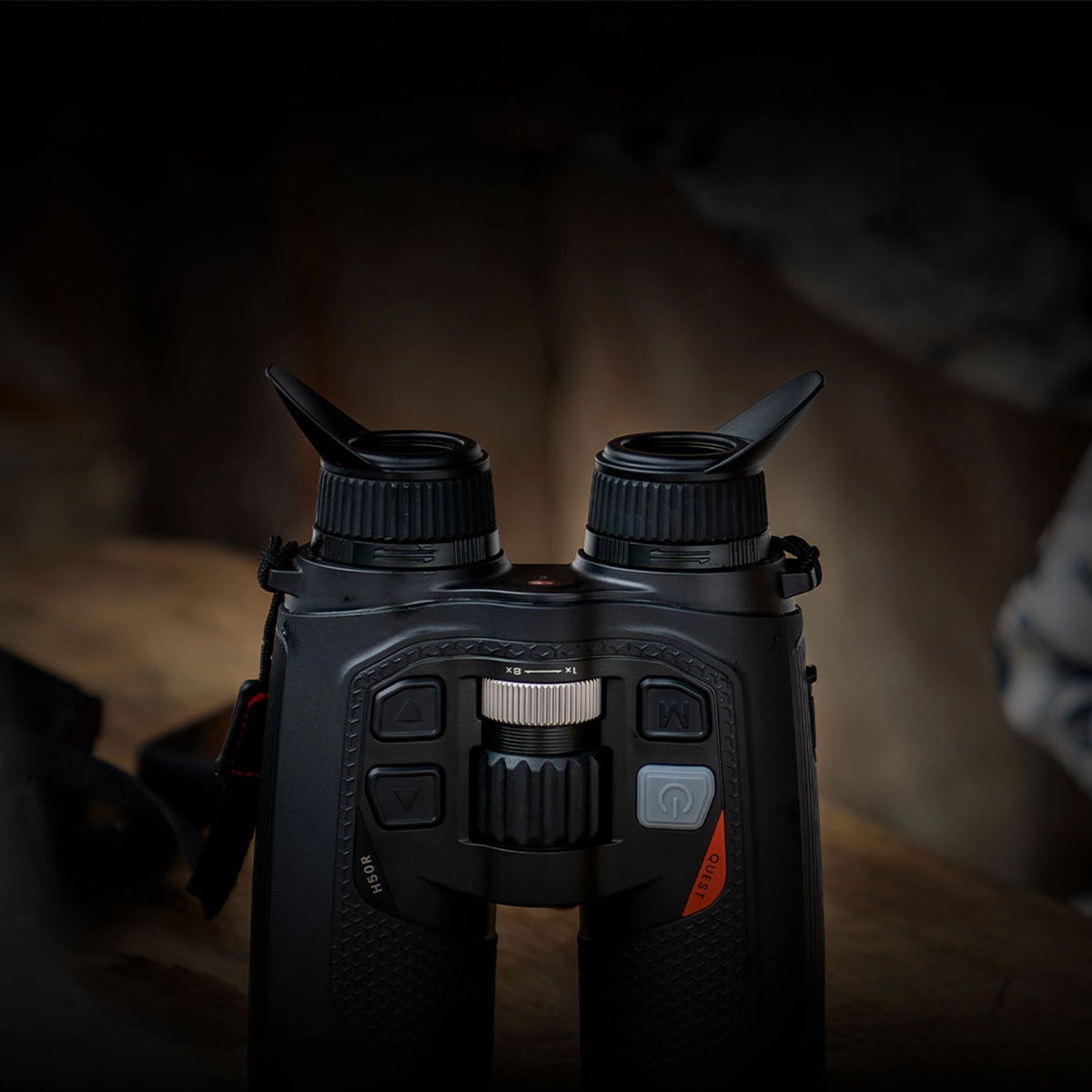Binocular térmico NocPix QUEST con telémetro láser