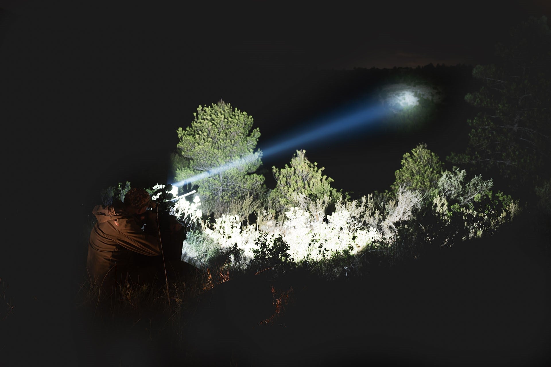 Kit de caza Linterna LED WILD BOAR II 1.350 lum B-Vision